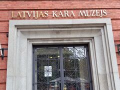 開いているのはどうか、ドアを押してみないとわからないというのんびりさ。
