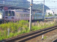 そして、米原にとうちゃこ。
向かいには近江鉄道の子が見えますね～。

別の一案としては、ちょっとだけ近江鉄道に乗ろうかなとも思っておりました。