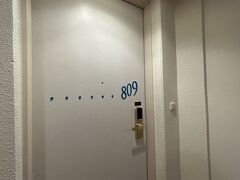 スタッフに案内していただき新しいお部屋へ。
今回のお部屋は８０９号室。