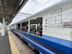 会津若松でもトイレが行列で、そのまま只見線に････
あれ？このオープンエアの電車は絶対有料だよね。全車指定っぽいしほんとに乗れるのだろうか？