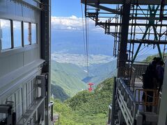 じっとしていていて寒く退屈な父に急かされて、下山します。名残惜しい…

誰でも気軽に行ける空に近い世界。
リフレッシュできました！