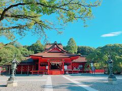 はぁー神々しい！
神社好き母に写真を送ったら喜んでもらえました。

社務所はまだ開いていないので絵馬は買えず。
代わりになるかわかりませんが、お賽銭を奮発して眺めにお参りさせていただきました。
祈ってばかりですみませんー。