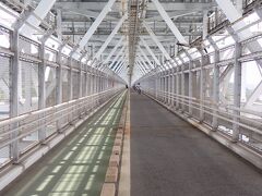 昨日も走った因島大橋を渡ります。