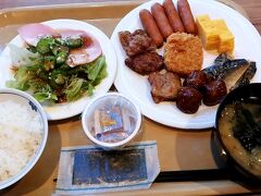 今朝も大浴場で優雅に朝風呂を堪能。

昨日食べ損ねた朝食をいただきます。

ワンパク飯になってしまいました。


本日の最終目的地は新潟市内。

善光寺は昨日クリア済。さてどこに行きましょう？

まずはにエアクリを買いに行こうか？でも長野に２りんかんはないんですね。旅先で弄って壊してしまったら元も子もない。

もうね、止まってしまったらその時に考えることにして。

ご当地ちいかわを狩りに隣県に突入しましょう！