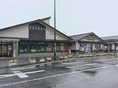 道の駅たろう。

ここでランチをしようと思ったのですが、雨の影響もあって一部メニューが限定されていて諦めました。

当初予定していた龍泉洞へは、龍泉洞自体が大雨で封鎖されたこと、その手前の国道も大雨で通行不能とのことで当然行くことはできず。

そこで、予定を急遽変更し、鉄の町・釜石を訪れることにしました。