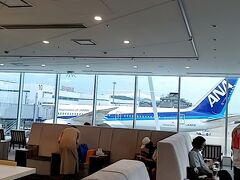 ラウンジ大好き！離陸前15分まで居座る。ゲートにいくともちろん待ちなくそのまま改札(？)へ。