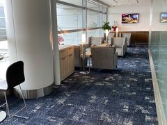 Priority Passがあったので、Plaza Premium Loungeへ。
もともとStar Alliance Loungeだったとこの居抜き。