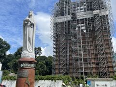 サイゴン大教会は修復中。残念！