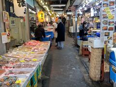 朝から三角市場で海鮮丼を食べようと思います。