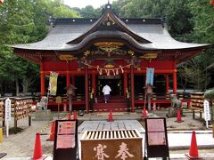 駅の南口から程近い家康の産土神「六所神社」に参拝しました。