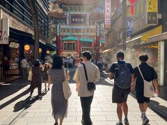 まだまだ暑いですが、食後の運動で中華街を散策、ほぼほぼ飲食店ばかりなので、善隣門まで歩いて運動、その後元町・中華街駅まで戻って、渋谷経由で家に帰りました。