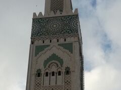 惰性で何とか歩きとおしてハッサン二世モスクへ。