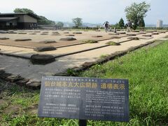 神社の奥の方に仙台城の本丸大広間を忠実に遺構再現したところがあります。お城はないのね。