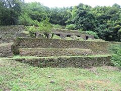 清水谷精錬所跡。明治28年（1895年）に開設されるも、銀鉱床枯渇のためわずか1年半で閉鎖してしまったそうだ。