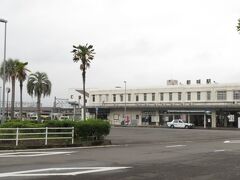 2023.04.29　都城
都城に到着。鉄道好きになって日が浅い私は「彗星」の終着駅、「えびの」が快速に化ける駅の印象である。こういう箱型の駅は好きだ。みなさまもきっと好きだろう。