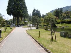 国宝五重塔がある場所は旧香積寺の境内であったが現在は香山公園となっている。