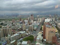 おはようございます。朝から大雨。飛行機が遅れるから時間があるけど、、、この天気じゃ出掛ける気にならない。最終日ホテルでのんびりも悪くないかな～。