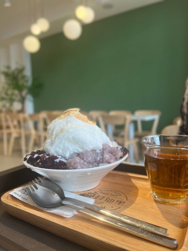 西門近くでかき氷です　確かタロイモ。<br /><br />３月頭の訪問でしたが、その２週間くらい前まで台湾空港で到着時にPCR検査キット配られたり、日本到着時にワクチン接種証明か陰性証明書の提示義務あったりと過ぎてみれば変な事していたなーと思います。<br /><br />今回はなによりも色々な国へ自由に旅行できる事のありがたさを再認識した久しぶりの海外となりました。