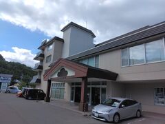 二日目の宿泊先は『洞爺湖北海ホテル』。
小さくて古い。
たまにこんなホテルも良いよね。