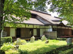 本殿奥には鎌倉時代に造られた書院があり