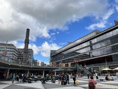 とりあえず中央駅で降りる。ちょうど1年前も来た広場。すごい人出。

7・9歳児連れ、夏の長期ノルウェー帰省⑦ストックホルム観光編
https://4travel.jp/travelogue/11774779
