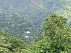 さて、昨日残念すぎるお天気だったので、リベンジすることにしました。
再びいろは坂を登って、明智平で一休み。
