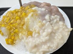 食後はかき氷。
トウモロコシは珍しいと思ったが、スイートコーンだから甘いし食感も最高でした。