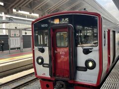 　１８きっぷなので、移動手段はもちろん普通・快速列車です。久留米発9時39分の区間快速で１時間20分、熊本までやって来ました。
　福岡県南から熊本へ直通する区間快速、以前は１時間毎に走っていましたが、昨秋（2022年）のダイヤ改定で激減。今や1.5往復が残るのみとなりました。
