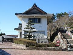 丸岡城の後は隣接する丸岡歴史民俗資料館にやってきました。右手の階段を登ると丸岡城、後ろは駐車場なので実は丸岡城より先に来たのですがチケットは丸岡城と共通券で一旦城の近くまで登る必要があったので先にお城を見学してきました。