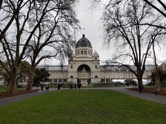 王立展示館とカールトン庭園