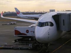 羽田空港着　JAL908便b　　　58/　　57