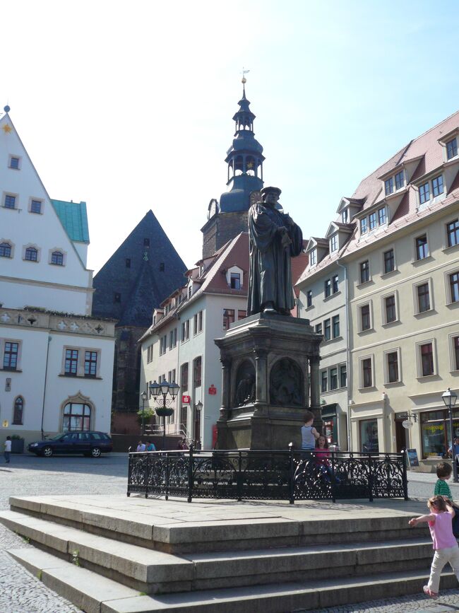 世界遺産“Lutherstadt ルターの町“には大きな銅像が立ち、宗教改革者ルターの偉大さを示している。