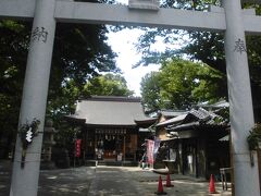 川を渡ると寺社がたくさんあります。こちらは清瀧神社です。