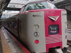 岡山駅で特急やくも7号に乗車します。