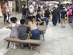 ちょうど昼食の時間帯でしたので、結構な混雑ぶり。
