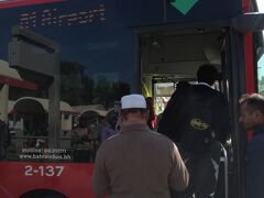 再びバス・ターミナルへ。
ちょうどA1のバスが来ていました。