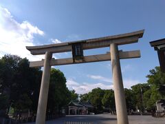 真っすぐ進んで知立神社へ。思ったほど混んではいませんでした。