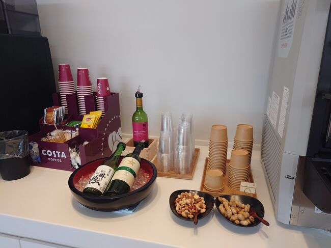 ワイン等のアルコール類です。