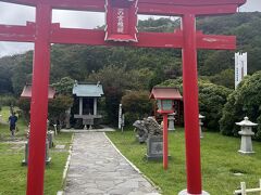 山上駅から山頂へは徒歩15分ほどだそうですが、今回はパス。
駅からすぐのお宮にお詣りします。
わりといろんなことにご利益があるそうです。