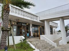 ホテルの下側にハナサキマルシェがあって、様々な飲食店があったのですが、今回はここ。