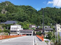 朝6時過ぎに、道の駅たまがわを出発。
9時半頃に山寺周辺の到着しました。
景観のよい駐車場へ。
