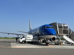 ９＜札幌　丘珠空港＞
　定刻通り、札幌丘珠空港に到着。いよいよ、久しぶりの北海道ツアーが始まる。