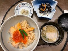 ２次会（笑）は駅ビルの郷土料理系和食屋へ
はらこ飯セットと浦霞1合で締めました

翌日は仙台市内を周る予定
キラキラ、さてどこでしょう～(*'▽'*)？