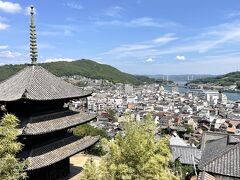 もうここまできたのだから～と頑張って登っていくと
天寧寺三重塔のザ尾道のフォトスポットがあらわれ、尾道が一望&#10024;出来ました