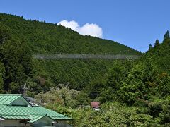 　　　　山間にかかる「かりがね橋」からの眺めはお勧め
　　　　先日も行きたかったけど
　　　　台風の影響で登山道が通行止めになっていたので断念