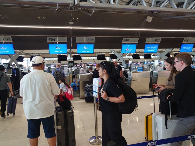 わりと混んでいます。