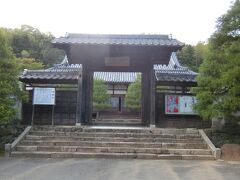 毛利元就の菩提寺洞春寺。