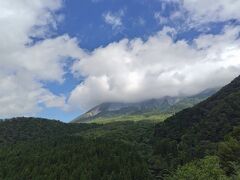 鍵掛峠からの大山は、雲がかかってました。