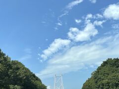 チェックアウトして
しまなみ海道ドライブスタート！

向島から因島大橋を渡ります