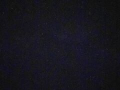 満天の星空、天の川まで見られると言われ、真っ暗な川平湾へ。
カメラの性能が悪くてうまく撮影できませんでしたが、星がきれいに見えました。